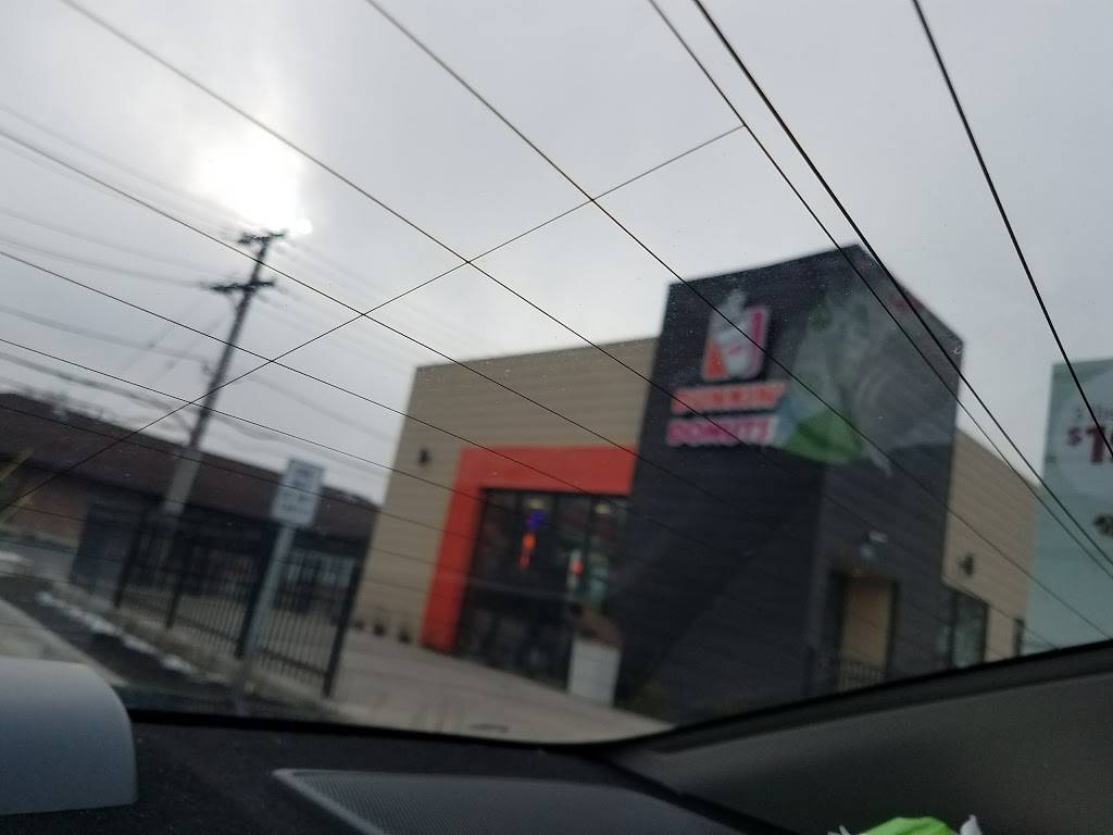 Dunkin | cafe | 617 Front St, McHenry, IL 60050, USA | 8153551839 OR +1 815-355-1839
