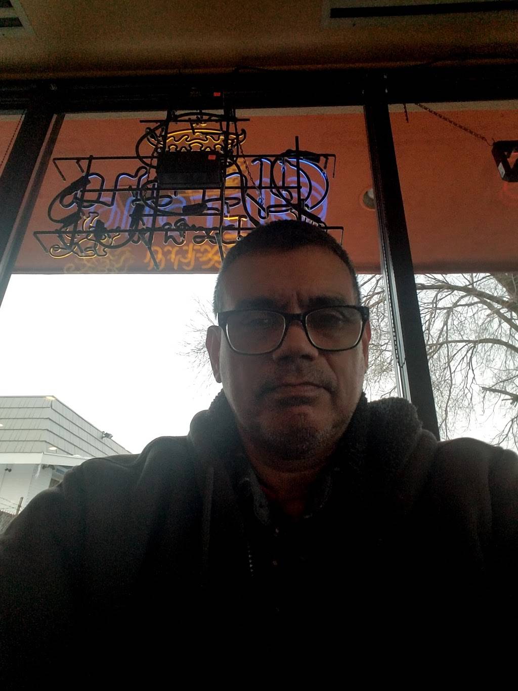 Biggies | restaurant | 6004 Oakton St, Morton Grove, IL 60053, USA | 8474702444 OR +1 847-470-2444