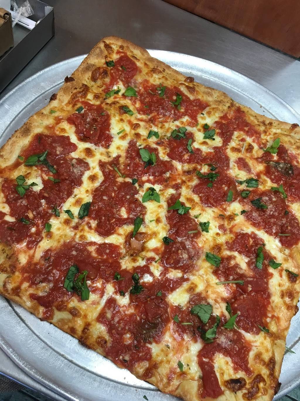 Fratillis Pizza | restaurant | 404 Hunts Point Ave, Bronx, NY 10474, USA | 7185427340 OR +1 718-542-7340