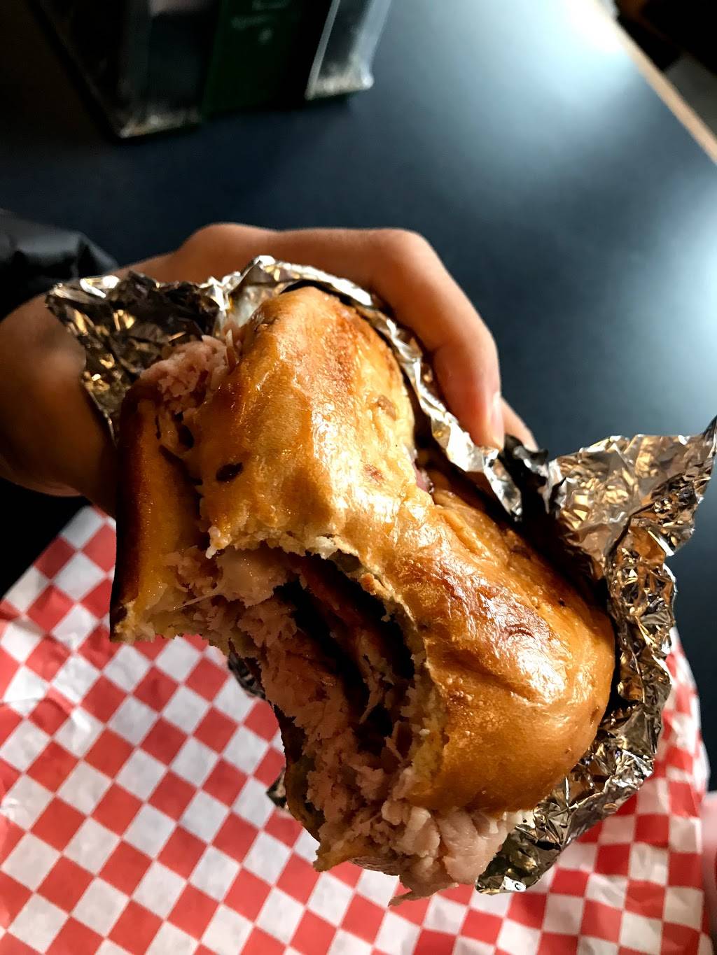 Sullys Steamers | bakery | 6 E Washington St, Greenville, SC 29601, USA | 8645096061 OR +1 864-509-6061