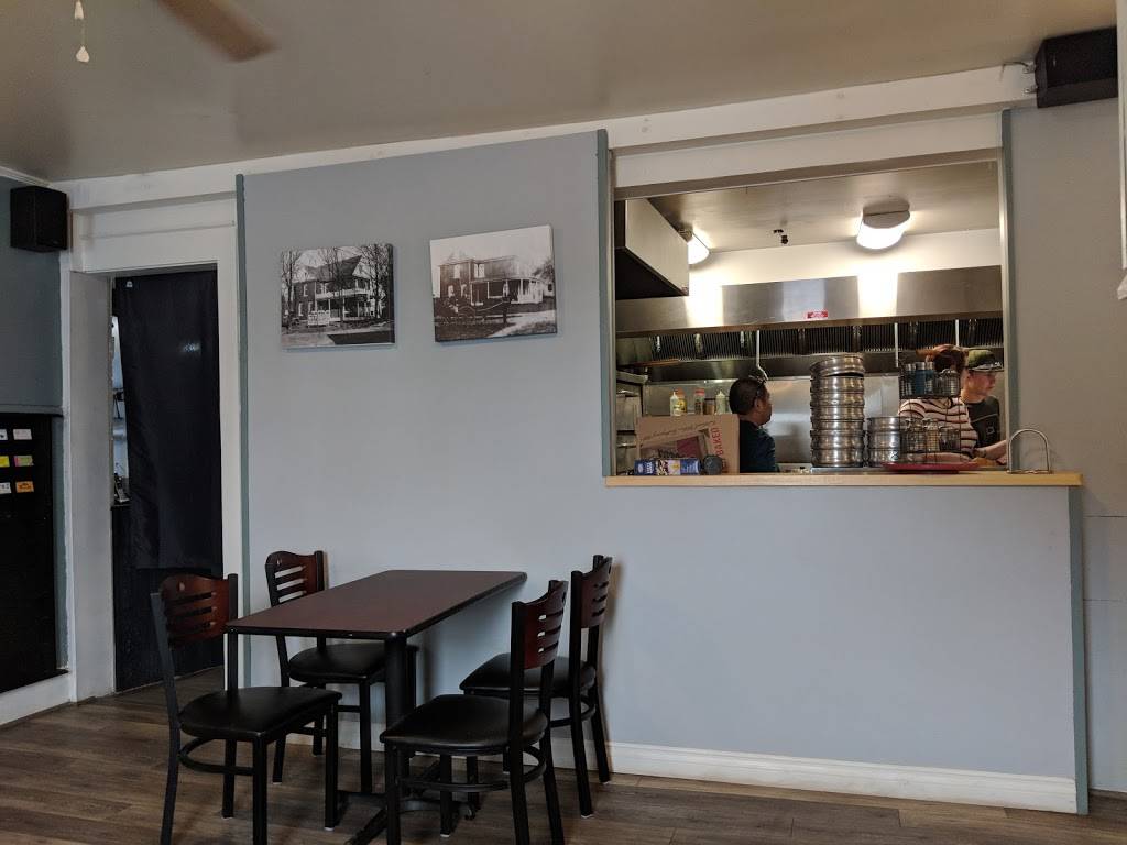 Little Mammas Restaurant | restaurant | 105 S Main St, Pleasant Gap, PA 16823, USA | 8143594500 OR +1 814-359-4500