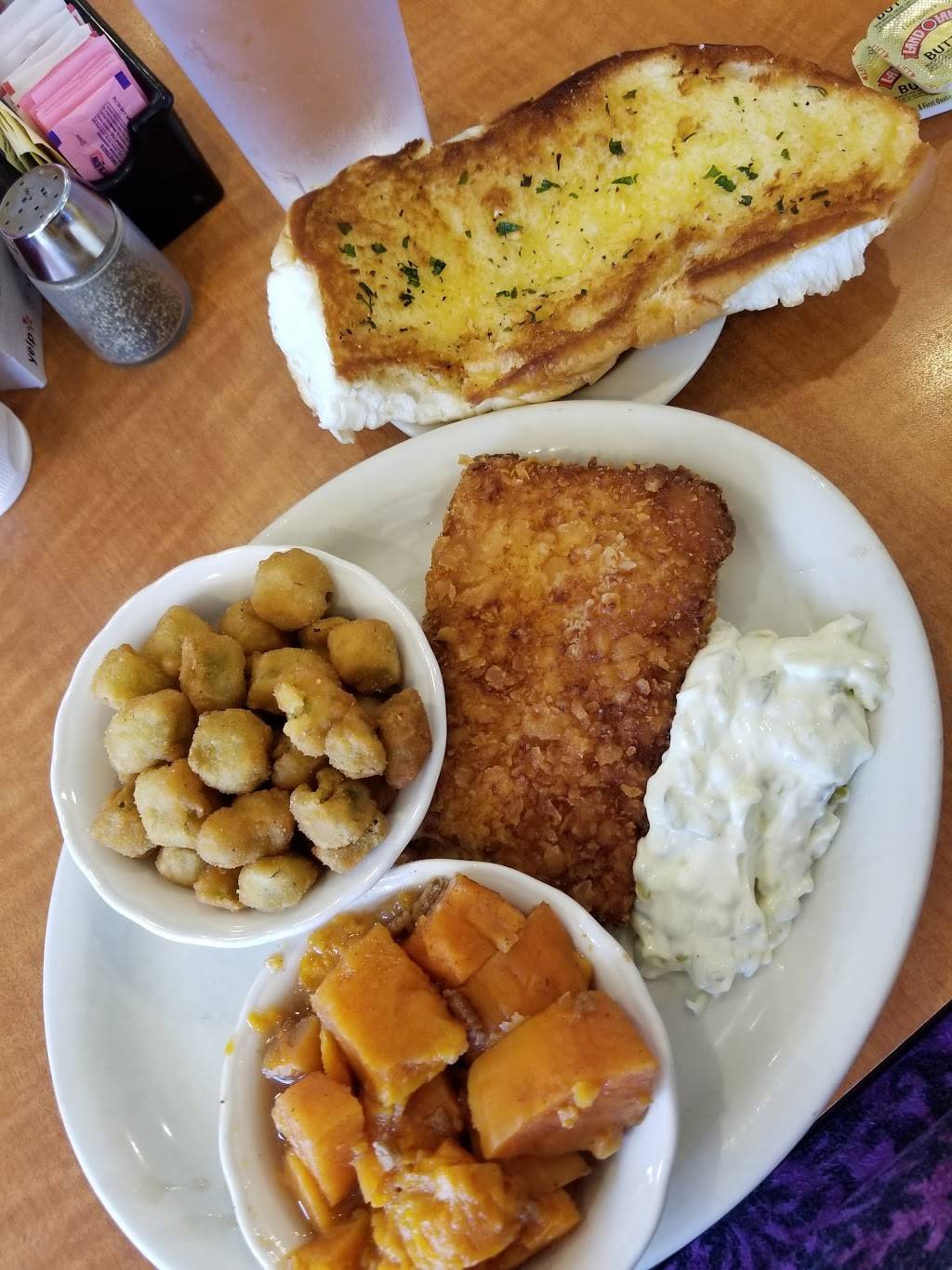 Lubys | restaurant | 18206 Blanco Rd, San Antonio, TX 78258, USA | 2105453994 OR +1 210-545-3994