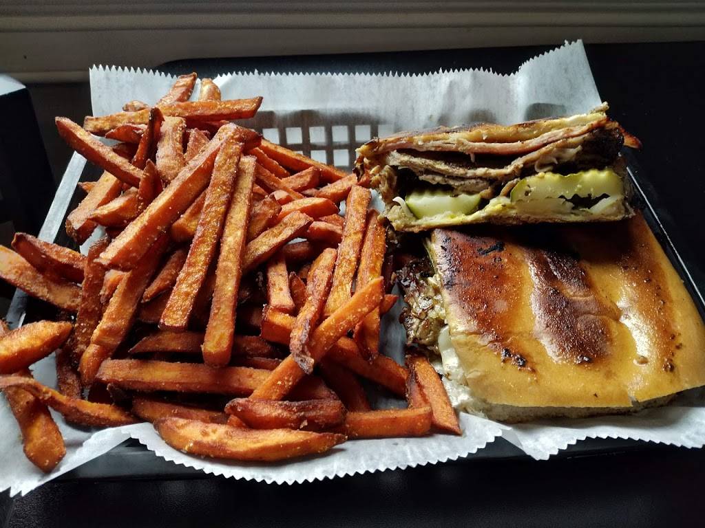 Three Js Cafe | restaurant | 124 Boston Turnpike, Bolton, CT 06043, USA | 8606494684 OR +1 860-649-4684