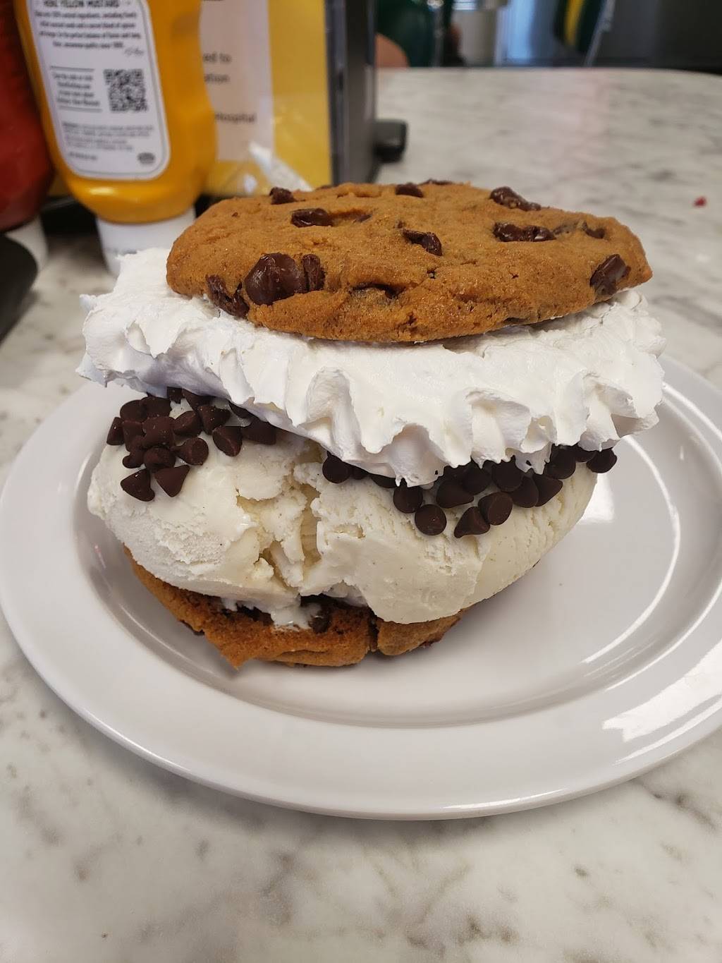 The Lions Den Ice Cream Parlor & Diner | restaurant | 508 Railroad Ave, Centreville, MD 21617, USA | 4432628016 OR +1 443-262-8016