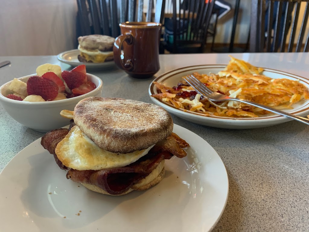 The Knotty Pine Resturant & Lounge | restaurant | 645 S Clark Ave, Republic, WA 99166, USA | 5097750926 OR +1 509-775-0926