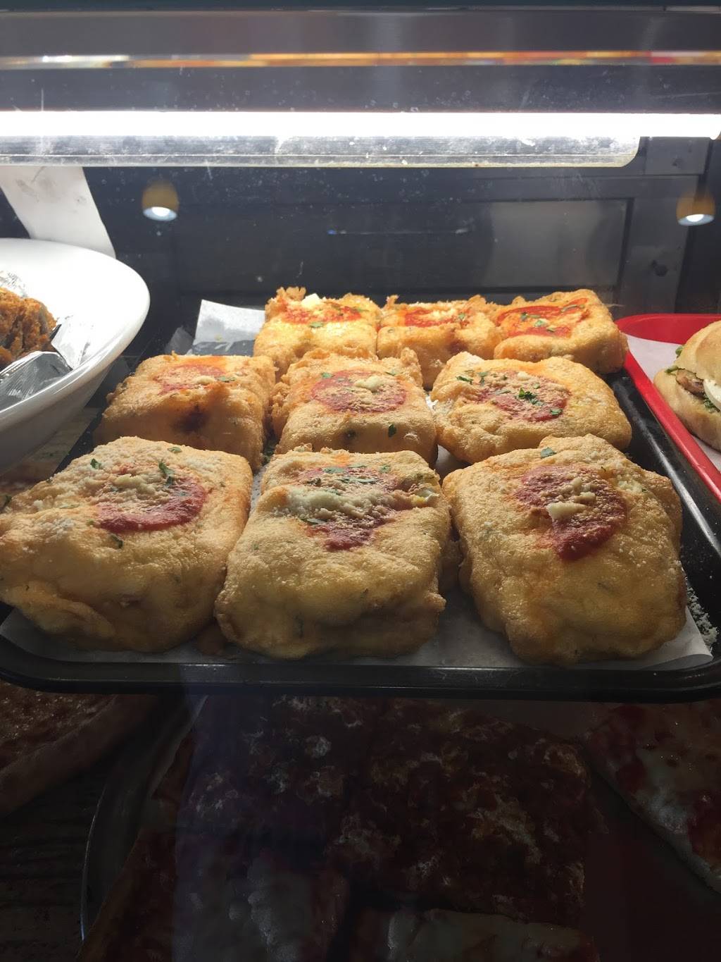 Imperial Pizzeria & Restaurant | restaurant | 650 Wellwood Ave, Lindenhurst, NY 11757, USA | 6312269774 OR +1 631-226-9774