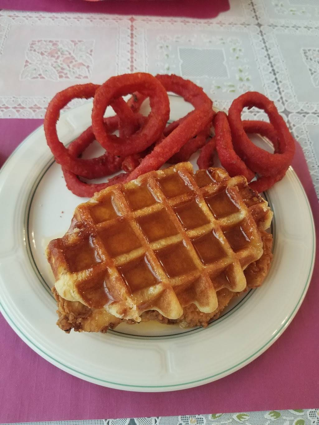 Gina’s Grill | restaurant | 7055 E 16th St, Indianapolis, IN 46219, USA | 3175919033 OR +1 317-591-9033