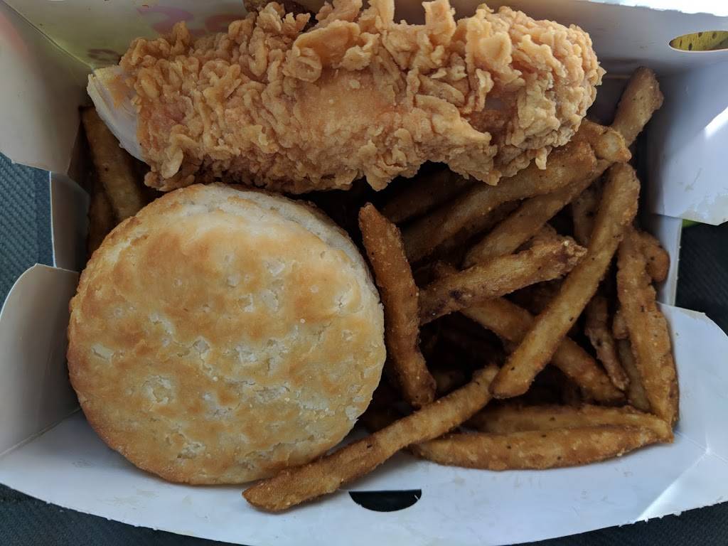 Popeyes | restaurant | 507 Lakeshore Rd E Unit 109, Mississauga, ON L5G 1H9, Canada | 9052713500 OR +1 905-271-3500