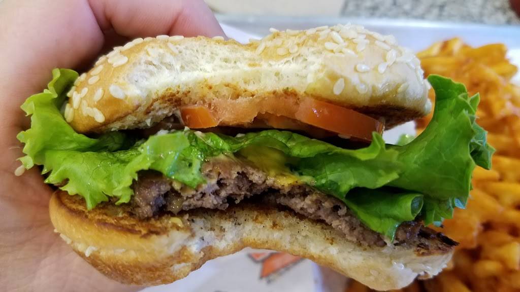 WUBurger | restaurant | 880 Main St, Woburn, MA 01801, USA | 7812810277 OR +1 781-281-0277