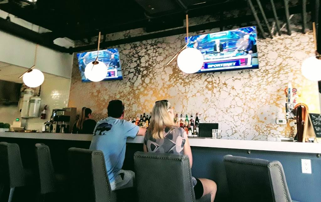 Loch & Quay | restaurant | 390 Queens Quay W, Toronto, ON M5V 3A6, Canada | 4165955444 OR +1 416-595-5444