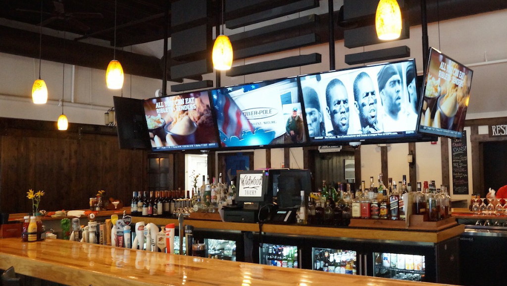 Wildwood Tavern | restaurant | 6480 W Touhy Ave, Niles, IL 60714, USA | 8476776663 OR +1 847-677-6663