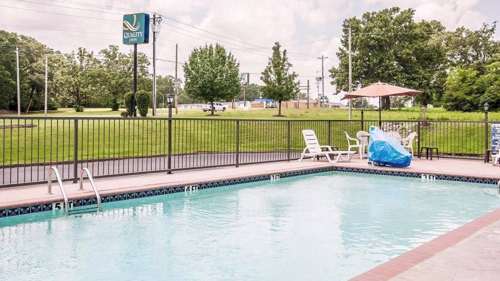 Quality Inn Savannah South | restaurant | 1645 Pickwick St Hwy. 128 S, Savannah, TN 38372, USA | 7319254141 OR +1 731-925-4141