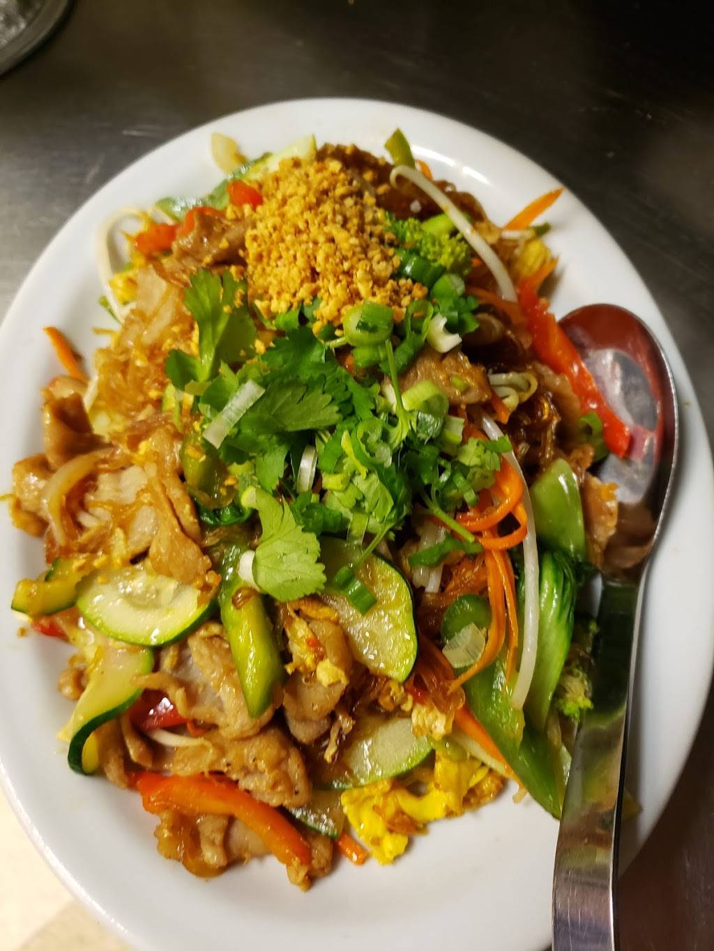 Thai Issan Restaurant and Mini-Mart | restaurant | 2644 W 4700 S, Salt Lake City, UT 84129, USA | 8014327903 OR +1 801-432-7903