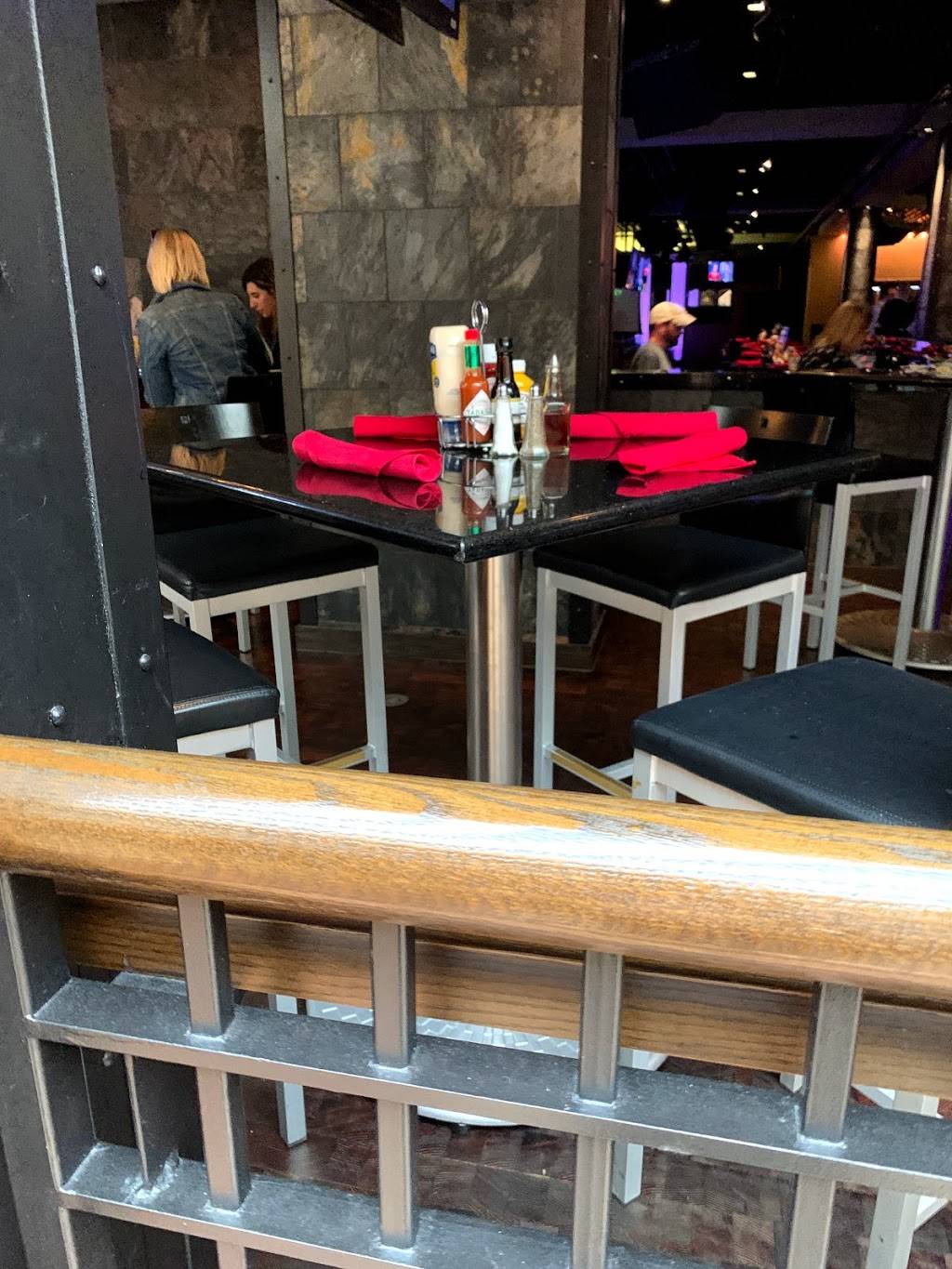 Fuse Sports Bar | restaurant | 2800 Opryland Dr, Nashville, TN 37214, USA | 6154586848 OR +1 615-458-6848