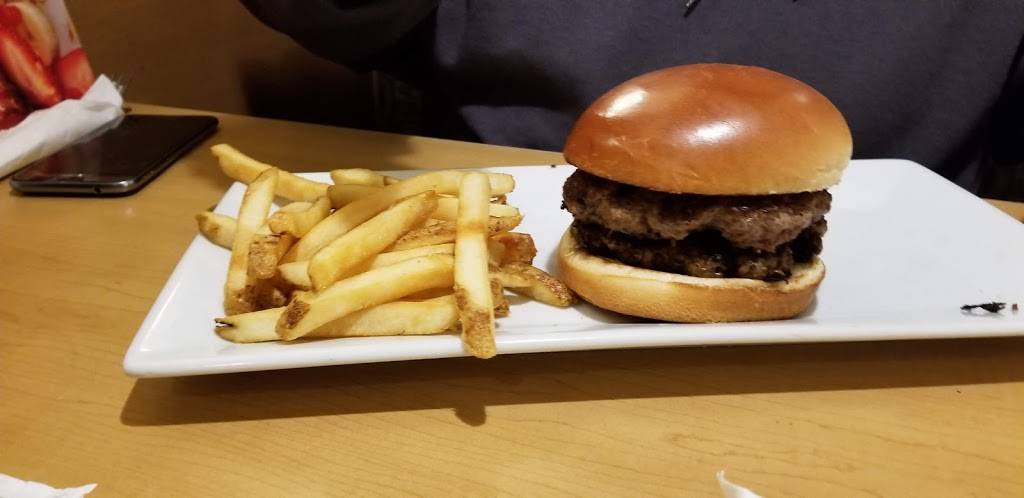 Kings Family Restaurants | bakery | 1451 Old Brodhead Rd, Monaca, PA 15061, USA | 7247747760 OR +1 724-774-7760