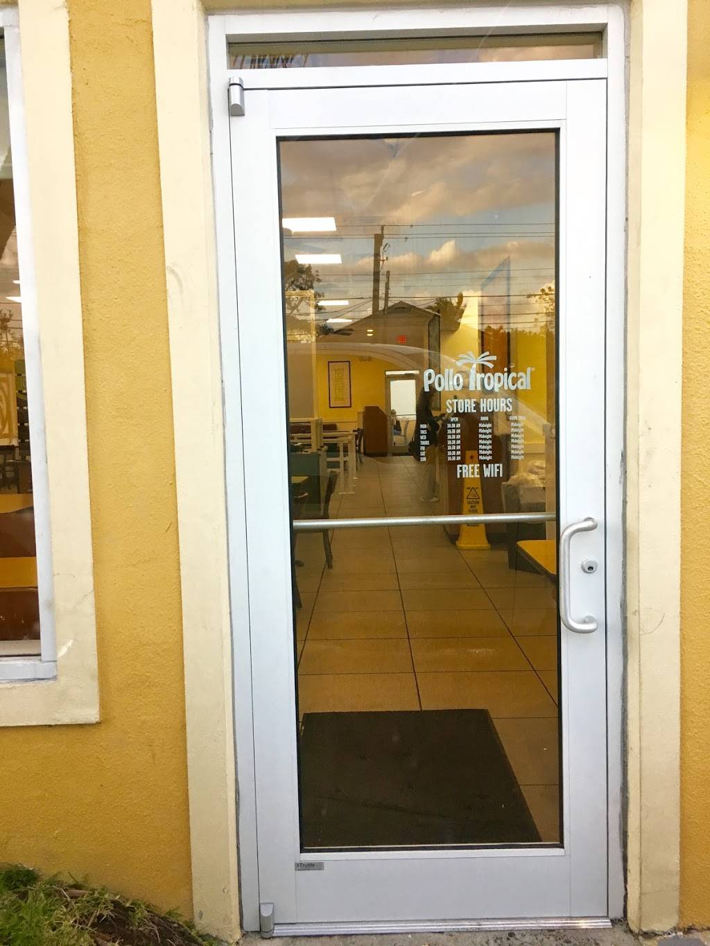 Pollo Tropical | restaurant | 11521 N Kendall Dr, Miami, FL 33176, USA | 3055964775 OR +1 305-596-4775