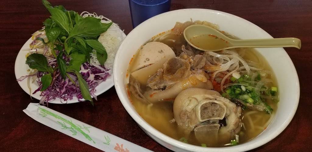 Pho Phi Vietnamese Noodles and Grill | restaurant | 1700 W Parmer Ln #610, Austin, TX 78727, USA | 5125962746 OR +1 512-596-2746