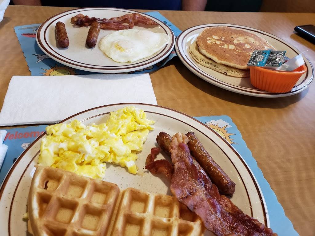 Clock Restaurant | restaurant | 2010 N Main St, Gainesville, FL 32609, USA | 3523751411 OR +1 352-375-1411