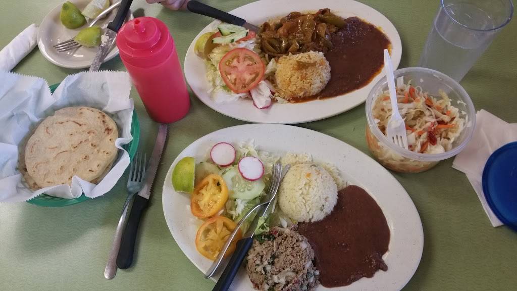 El Papaturro | restaurant | 241 E Crosstimbers St, Houston, TX 77022, USA | 7136914304 OR +1 713-691-4304