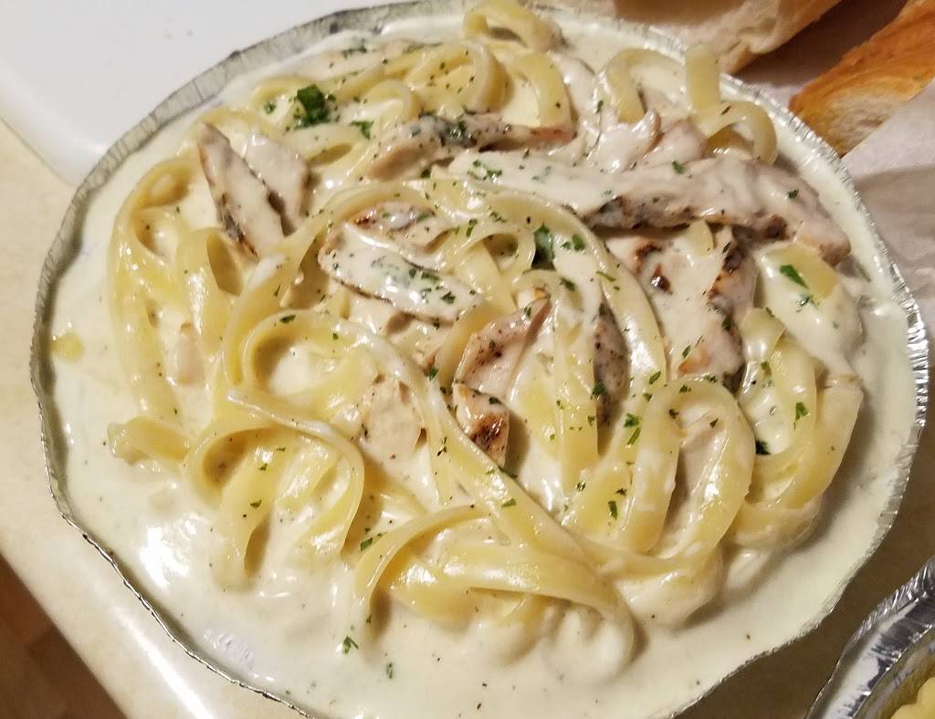 Dominicks Pizzeria | restaurant | 735 S 8th St, Dundee Township, IL 60118, USA | 8475511310 OR +1 847-551-1310