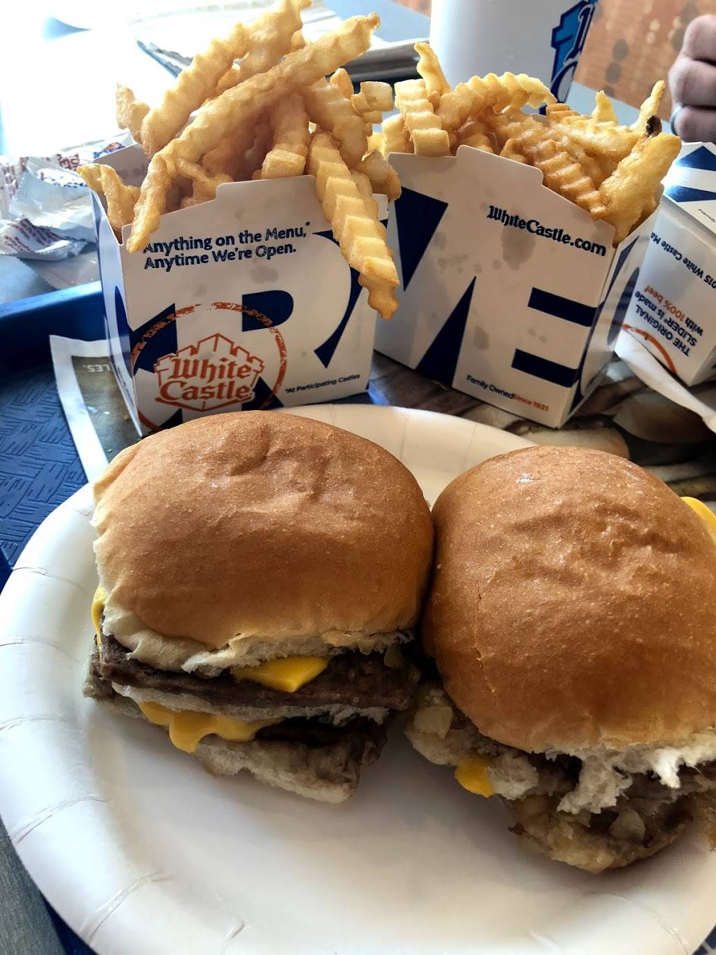 White Castle | restaurant | 78 Hilltop Village Center Dr, Eureka, MO 63025, USA | 6369381137 OR +1 636-938-1137