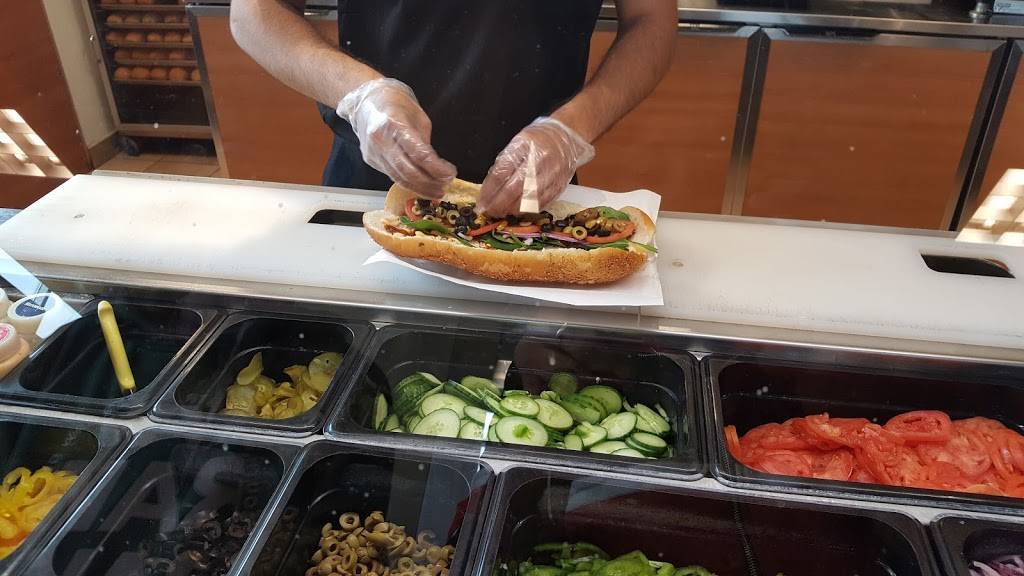 Subway | restaurant | 499 Lancaster St W Unit 121, Kitchener, ON N2K 1L8, Canada | 5195851212 OR +1 519-585-1212