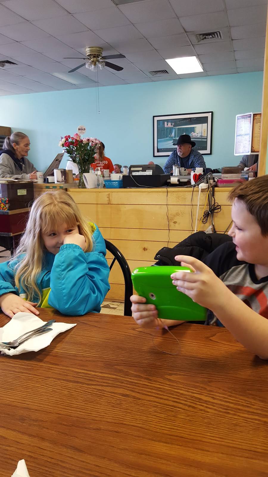 Debs Diner | restaurant | 3214 State Rd, Ashtabula, OH 44004, USA | 4409970066 OR +1 440-997-0066