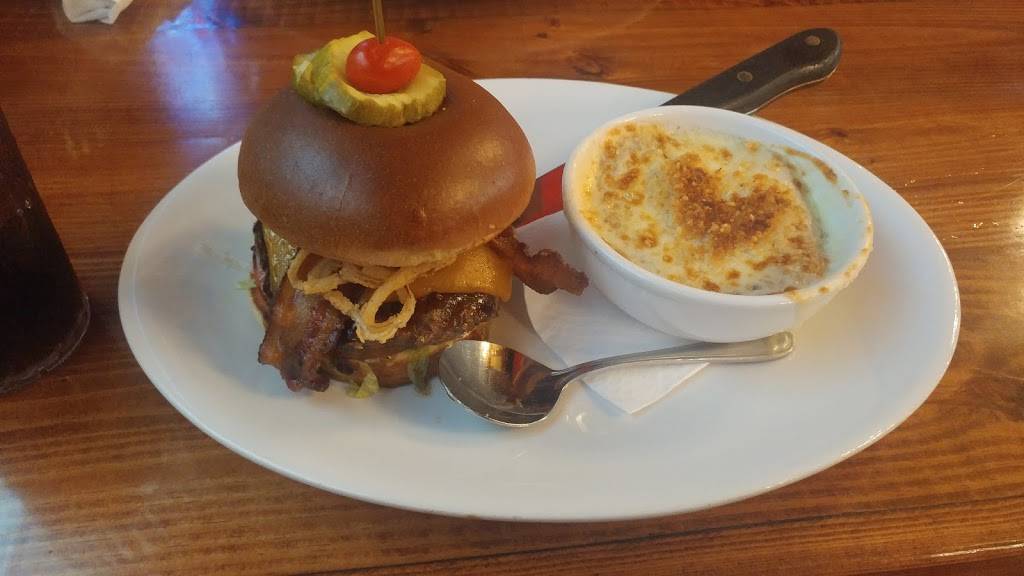 The District Tap | restaurant | 3720 E 82nd St, Indianapolis, IN 46240, USA | 3172888251 OR +1 317-288-8251