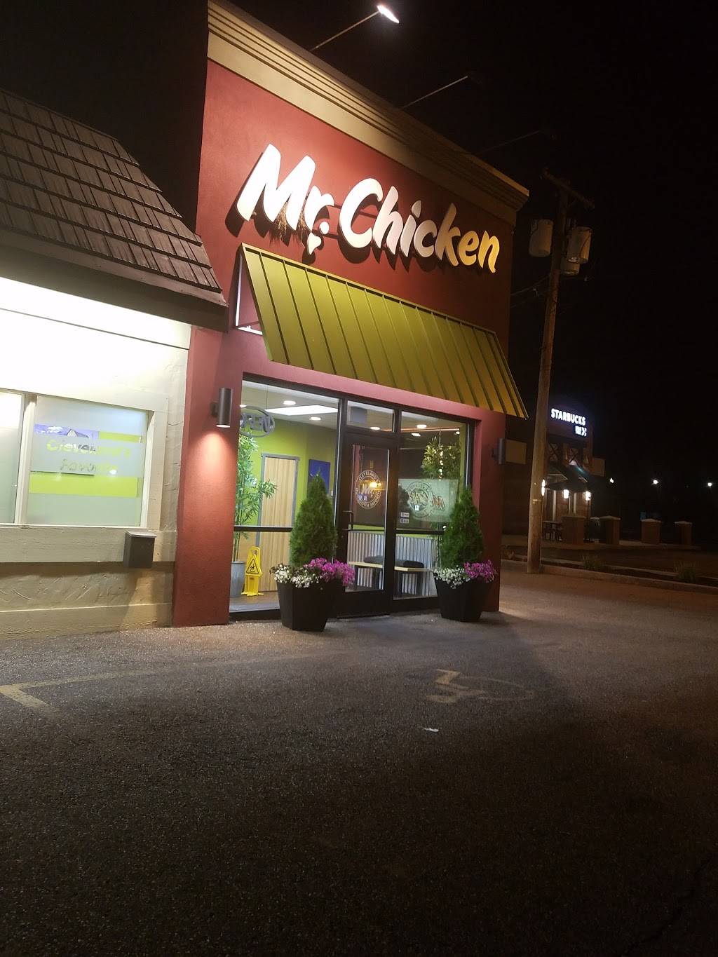 Mr. Chicken | restaurant | 9010 Darrow Rd, Twinsburg, OH 44087, USA | 3304254455 OR +1 330-425-4455
