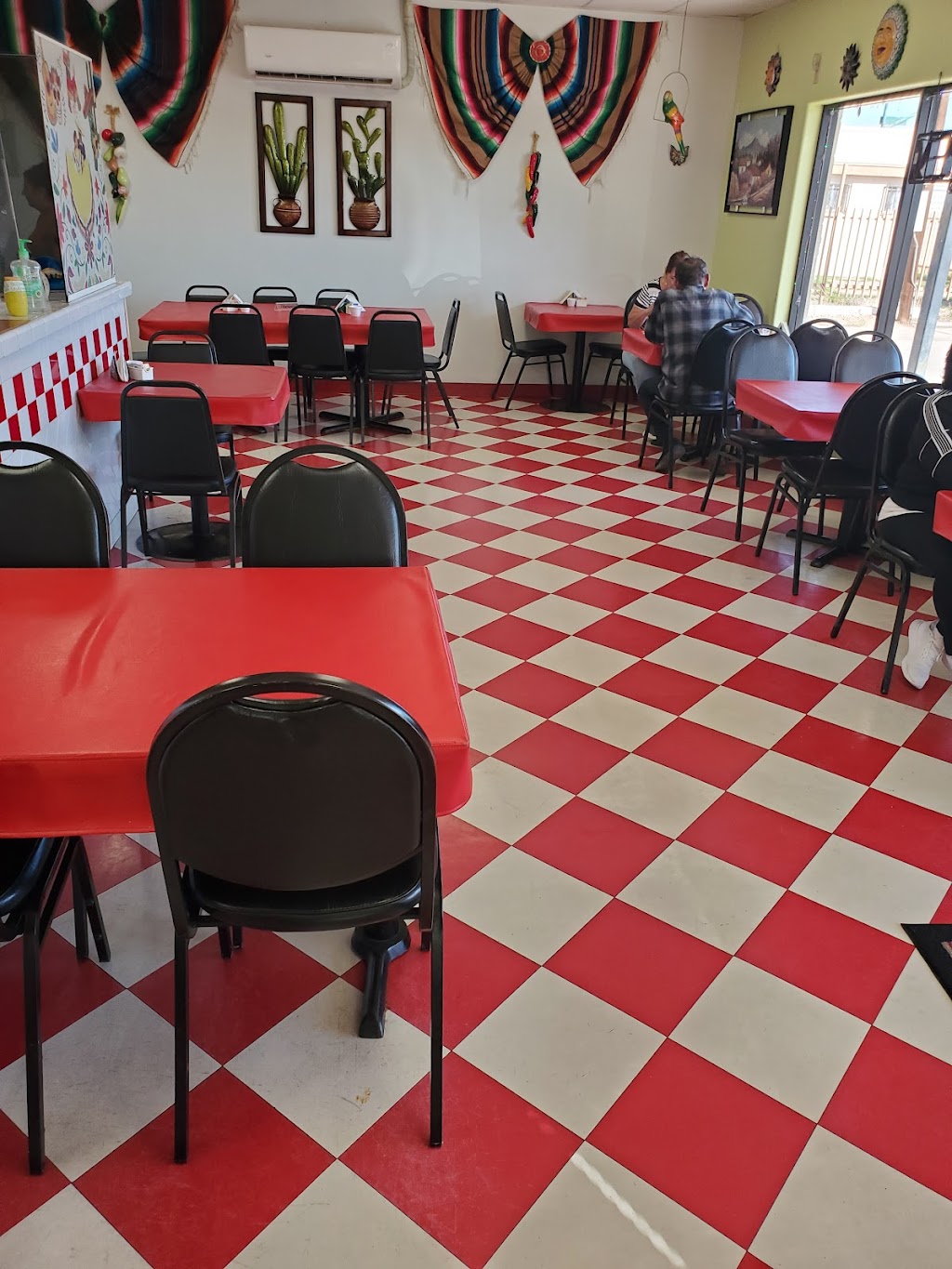 La Fiesta Cafe | restaurant | 1844 E 10th St, Douglas, AZ 85607, USA | 5208050033 OR +1 520-805-0033