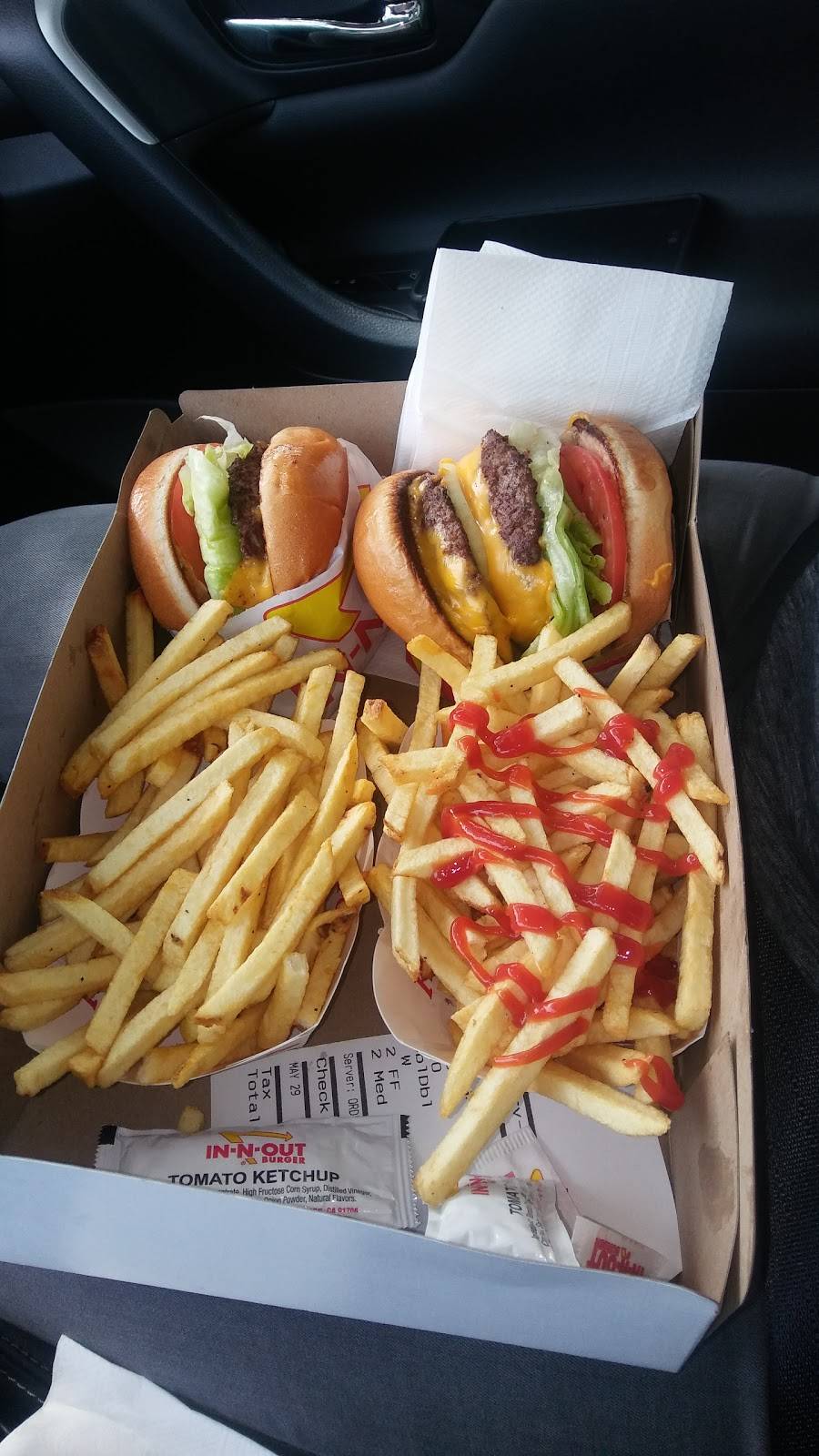 In-N-Out Burger | meal takeaway | 4620 S Hulen St, Fort Worth, TX 76132, USA | 8007861000 OR +1 800-786-1000