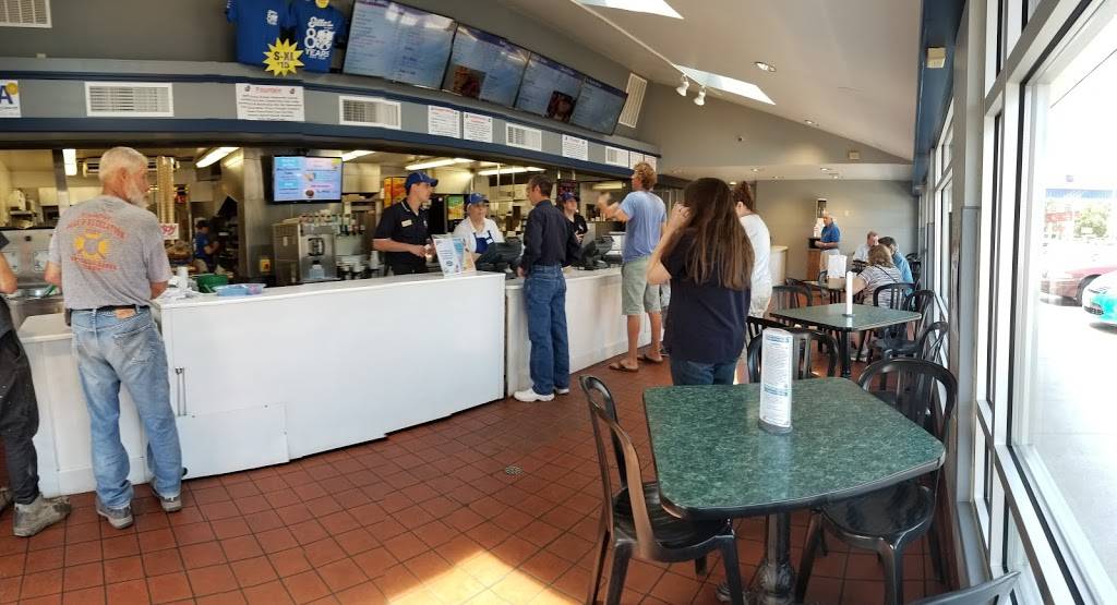 Gilles Frozen Custard | restaurant | 7515 W Bluemound Rd, Milwaukee, WI 53213, USA | 4144534875 OR +1 414-453-4875