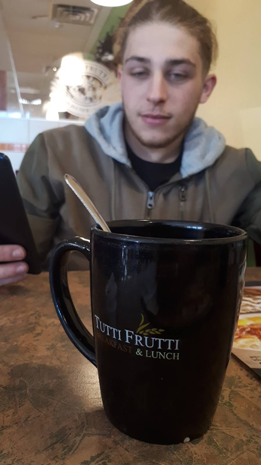 Tutti Frutti déjeuner et diner | restaurant | 1096 Boulevard Moody, Terrebonne, QC J6W 3K9, Canada | 4509613333 OR +1 450-961-3333