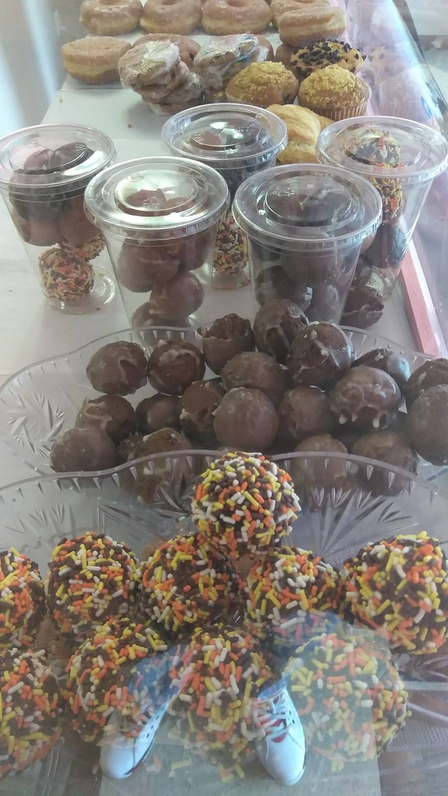 Ambers Coffee Cake | restaurant | 7242 W Touhy Ave, Chicago, IL 60631, USA | 7737446473 OR +1 773-744-6473