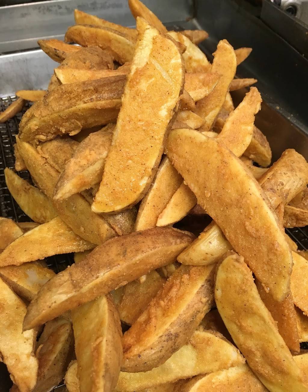 Munchies | restaurant | 4100 S Martin Luther King Jr Blvd, Lansing, MI 48910, USA | 5178872500 OR +1 517-887-2500