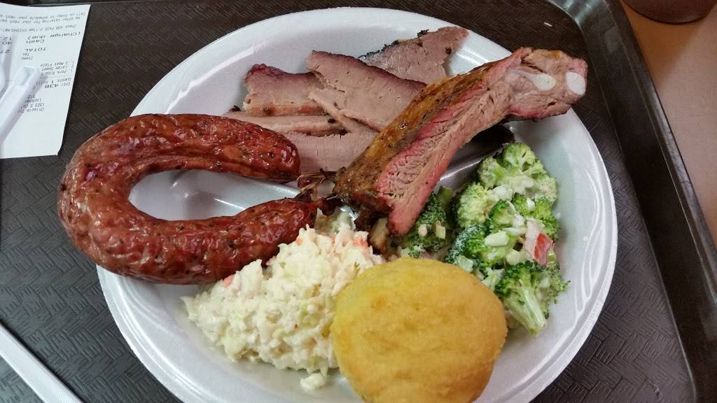 Lockhart Chisholm Trail BBQ | restaurant | 1323 S Colorado St, Lockhart, TX 78644, USA | 5123986027 OR +1 512-398-6027