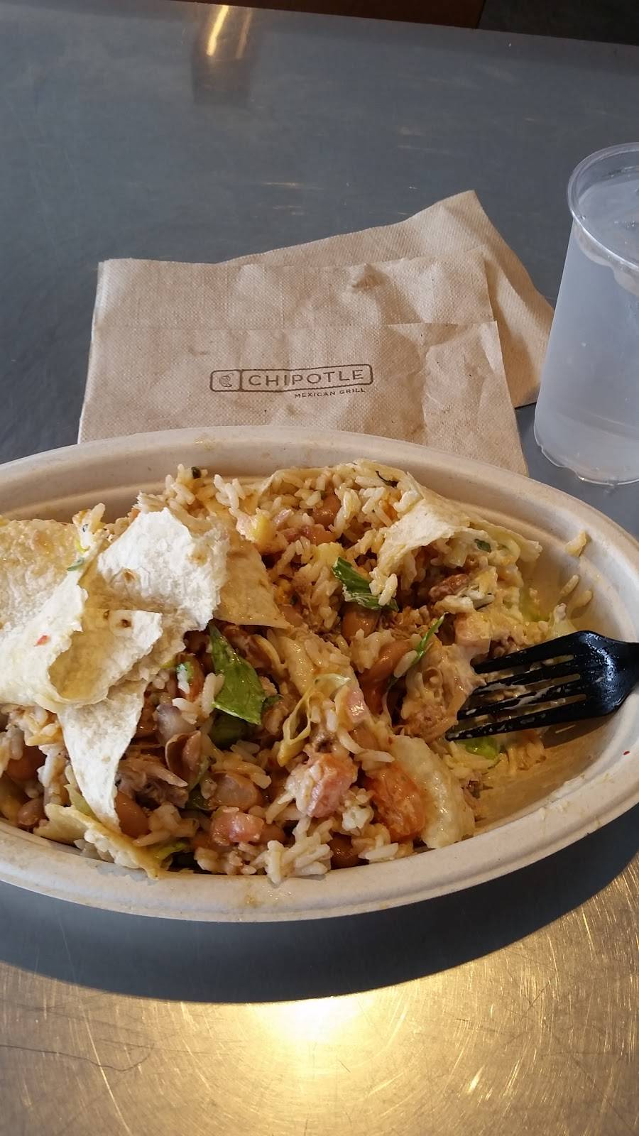 Chipotle Mexican Grill | restaurant | 1923 Springwood Rd, York, PA 17403, USA | 7176503081 OR +1 717-650-3081