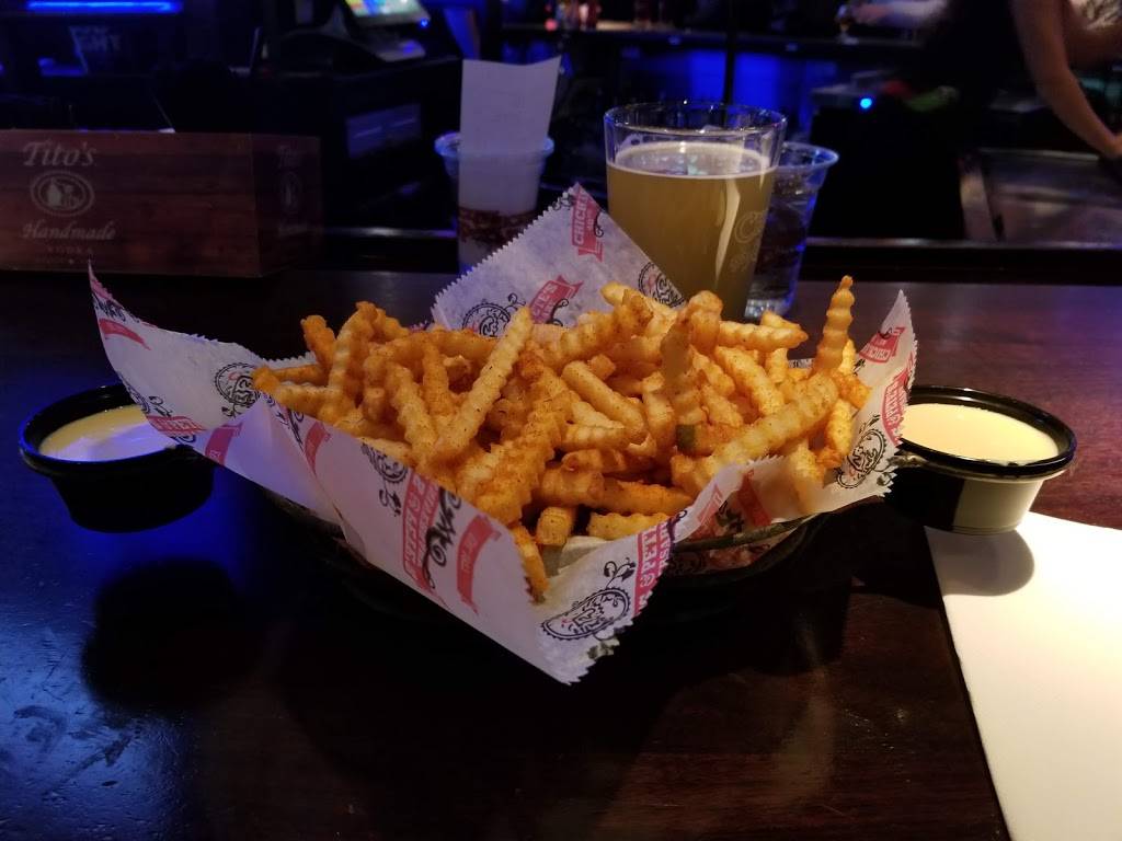 Chickies & Petes | restaurant | Parx Casino, 2999 Street Rd, Bensalem, PA 19020, USA | 2675257333 OR +1 267-525-7333