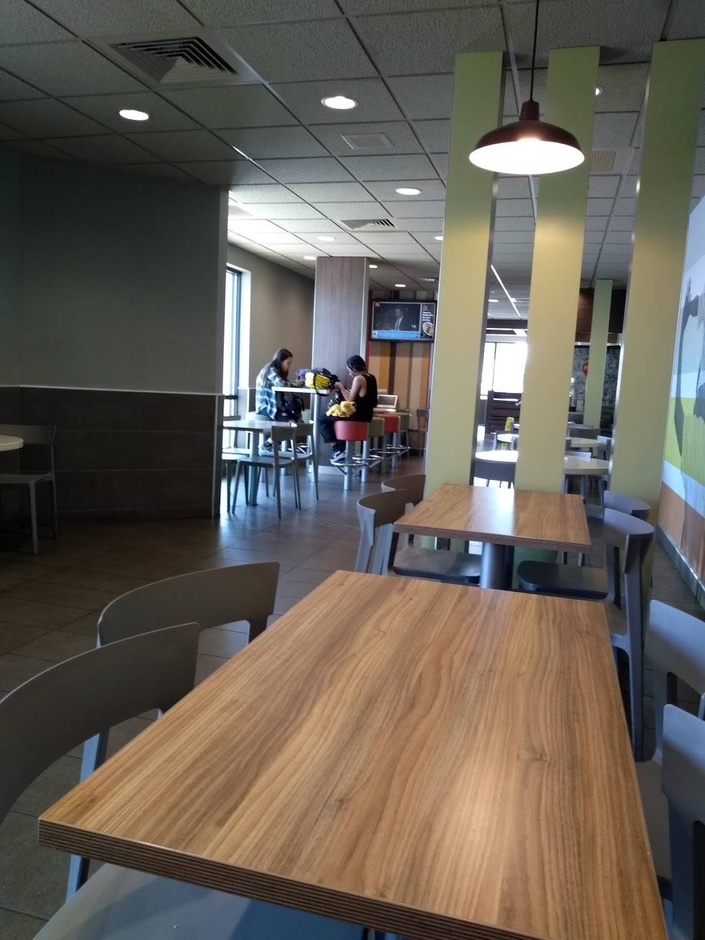 McDonalds | cafe | 5860 Cherry Ave, Long Beach, CA 90805, USA | 5624221920 OR +1 562-422-1920