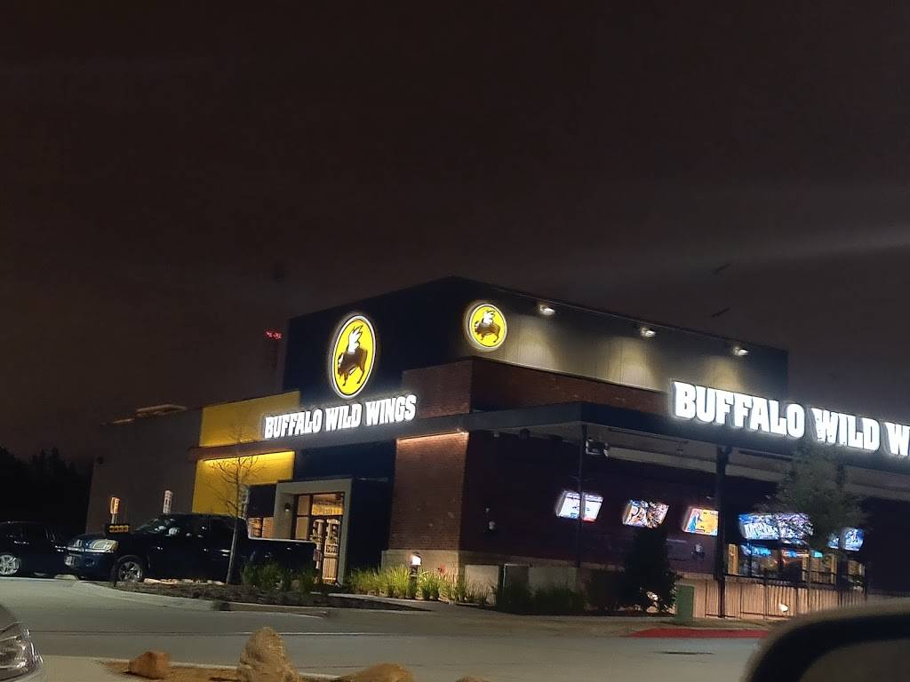 Buffalo Wild Wings | restaurant | 3333 Canyon Bluff, Dallas, TX 75211, USA | 2143335032 OR +1 214-333-5032