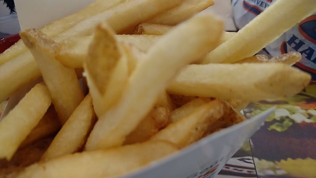 Harveys | restaurant | 150 Earl Grey Dr, Kanata, ON K2T 1B6, Canada | 6135991336 OR +1 613-599-1336