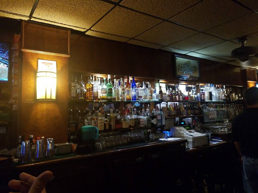 Labemis Tavern & Restaurant | restaurant | 109 N Main St, Crystal Lake, IL 60014, USA | 8154593336 OR +1 815-459-3336