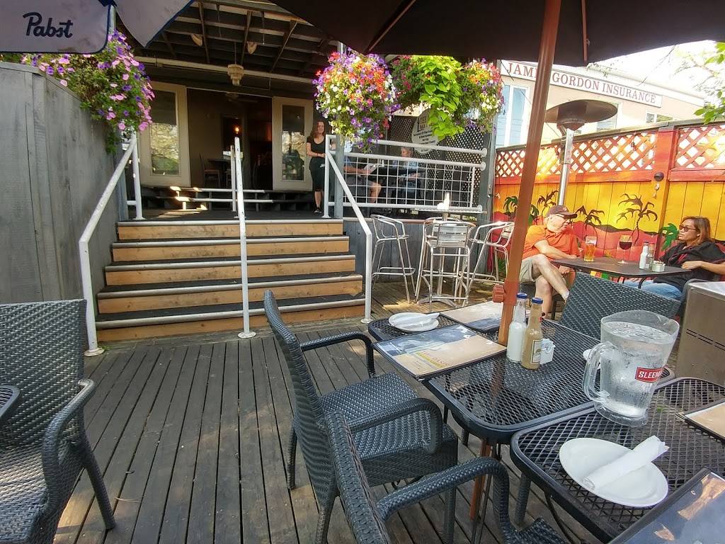 Oasis Bar & Grill | restaurant | 31 King St E, Cobourg, ON K9A 2M3, Canada | 9053726634 OR +1 905-372-6634