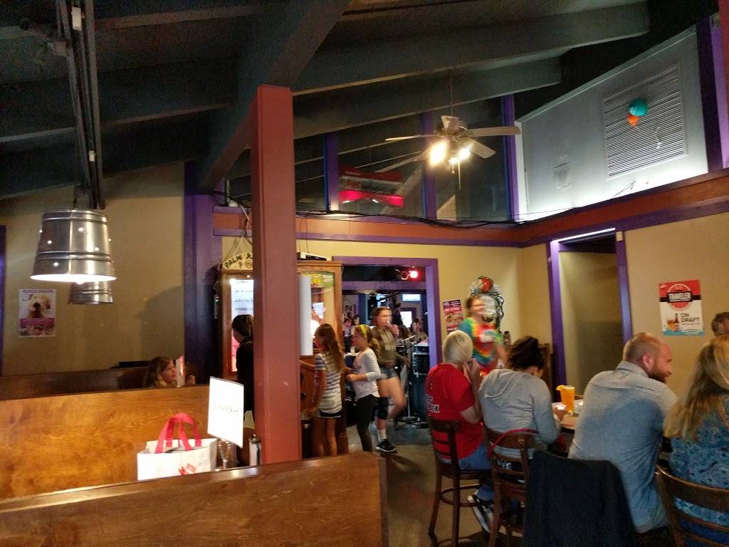 Wicks Pizza Hikes Point | restaurant | 3348 Hikes Ln #103, Louisville, KY 40220, USA | 5029075542 OR +1 502-907-5542