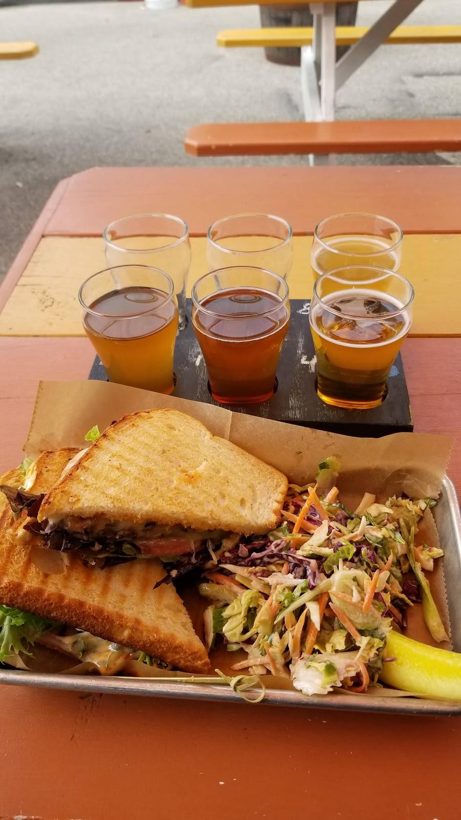 Earth Eagle Brewings | restaurant | 165 High St, Portsmouth, NH 03801, USA | 6035022244 OR +1 603-502-2244