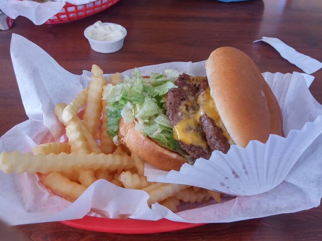 Farm Boy Drive-In Restaurant | restaurant | 3840 Maytown Rd SW, Olympia, WA 98512, USA | 3607548442 OR +1 360-754-8442