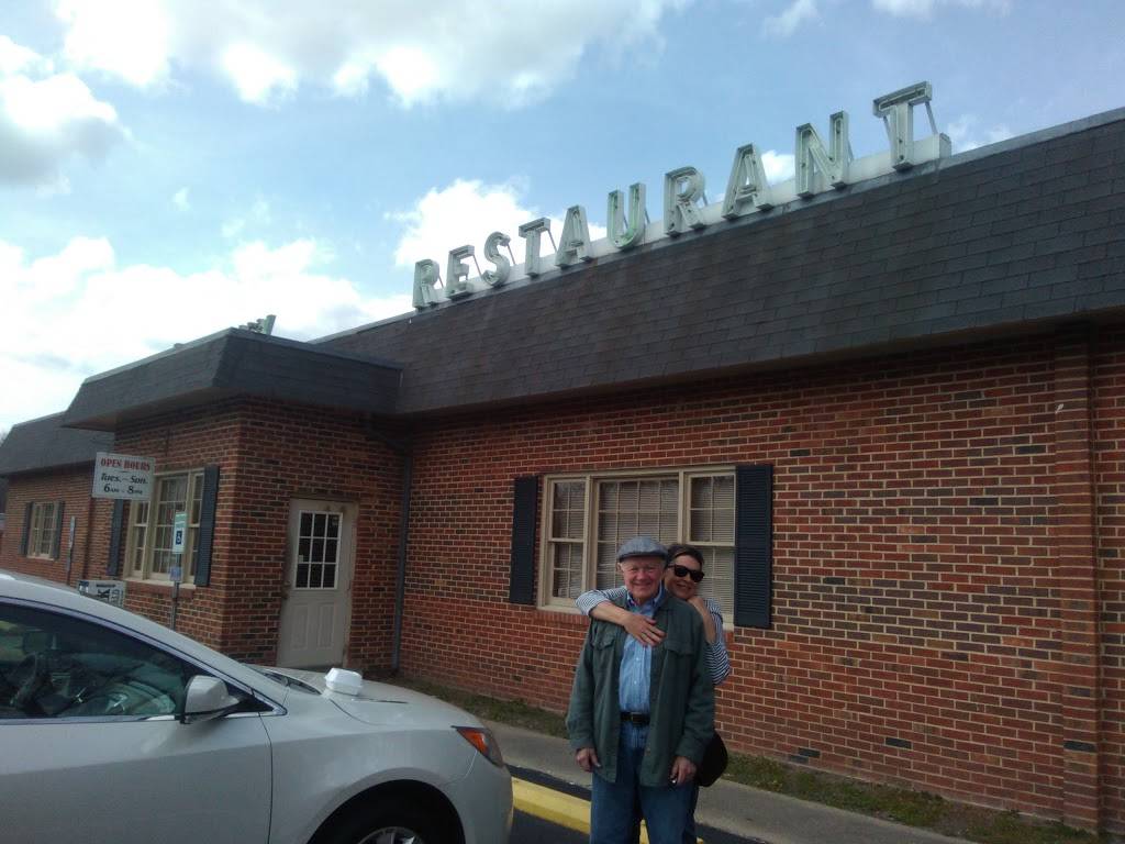 Bunnys Restaurant | restaurant | 1901 Wilroy Rd, Suffolk, VA 23434, USA | 7575382325 OR +1 757-538-2325