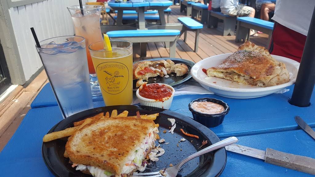 Castaways | restaurant | 3940 Boy Scout Rd, Bay City, MI 48706, USA | 9896863558 OR +1 989-686-3558