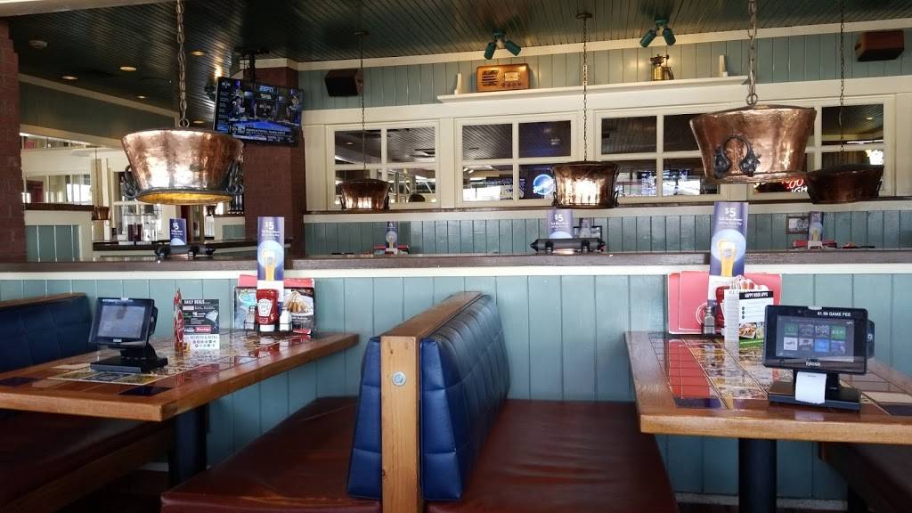 Chilis Grill & Bar | meal takeaway | 310 Army Trail Rd, Bloomingdale, IL 60108, USA | 6308949966 OR +1 630-894-9966