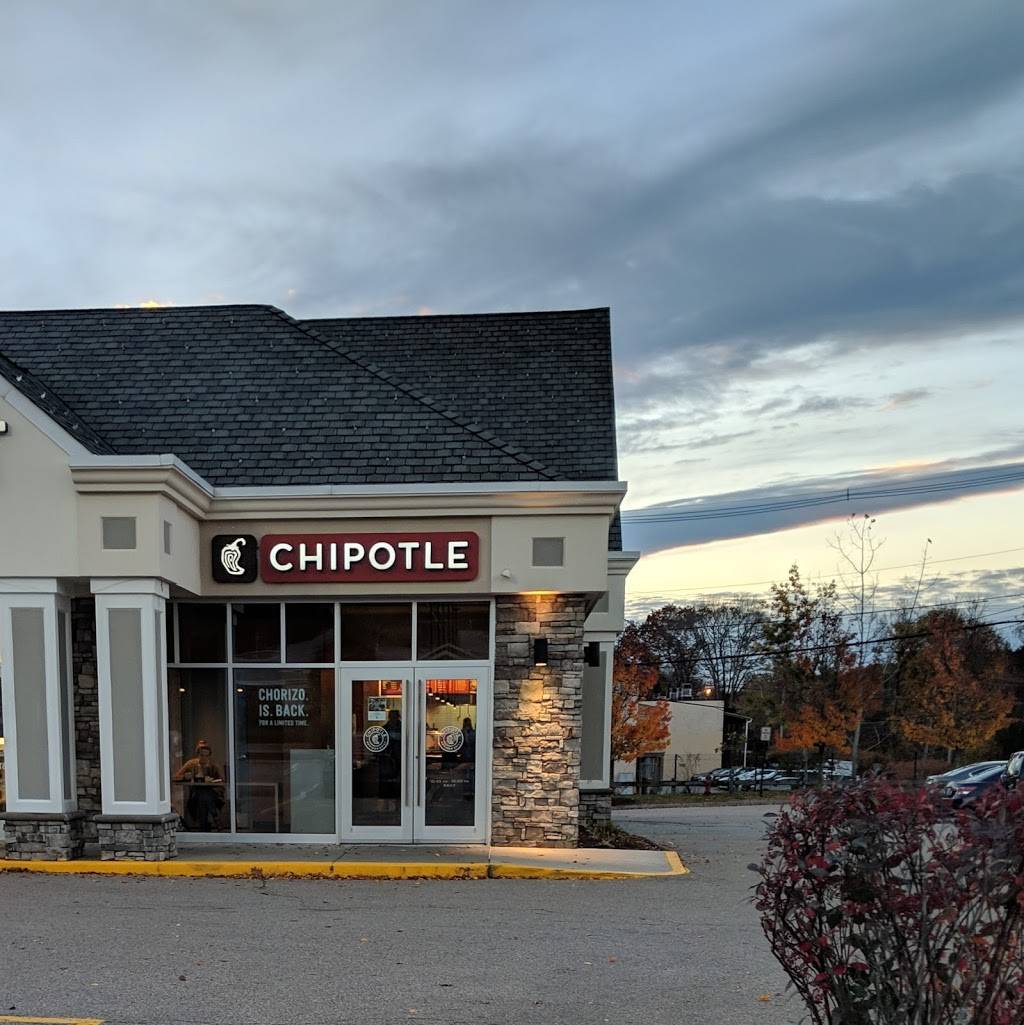 Chipotle Mexican Grill | restaurant | 371 Putnam Pike, Smithfield, RI 02917, USA | 4012336701 OR +1 401-233-6701